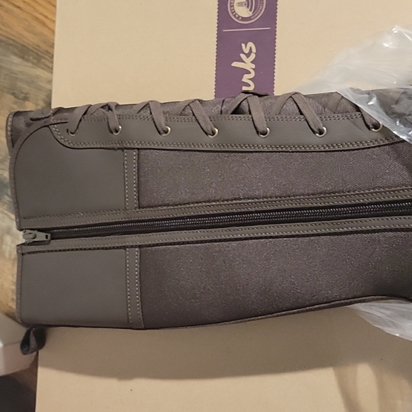 Clarks boots - Picture 10 of 10